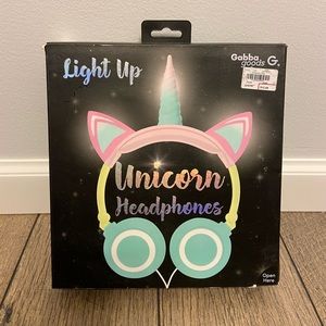 LED Light Up Unicorn Headphones New in Box